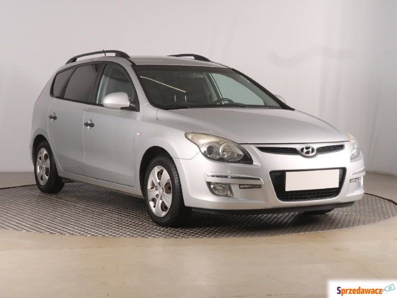 Hyundai i30  Hatchback 2009,  1.4 benzyna - Na sprzedaż za 13 999 zł - Zabrze