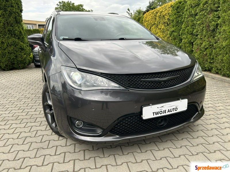 Chrysler Pacifica  Minivan/Van 2019,  3.7 benzyna - Na sprzedaż za 138 800 zł - Tarnów