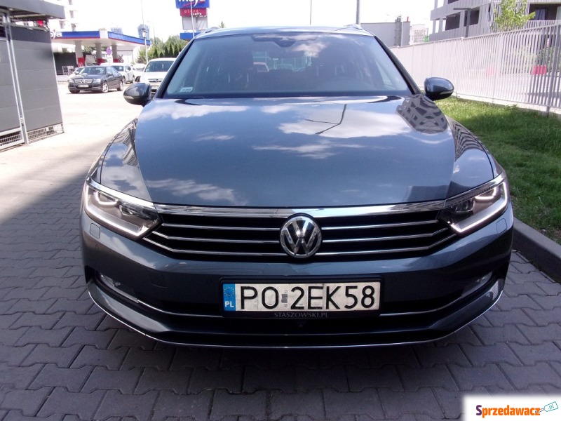 Volkswagen Passat  Kombi 2017,  2.0 benzyna - Na sprzedaż za 66 900 zł - Warszawa