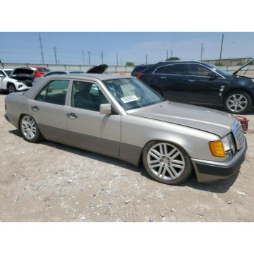 Mercedes - Benz E-klasa  Sedan/Limuzyna 1993,  3.2 benzyna, automat - Na sprzedaż za 5 319,75 zł - Katowice - zdjęcie 3