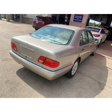 Mercedes - Benz E-klasa  Sedan/Limuzyna 1999,  3.2 benzyna, automat - Na sprzedaż za 5 803,14 zł - Katowice - zdjęcie 4