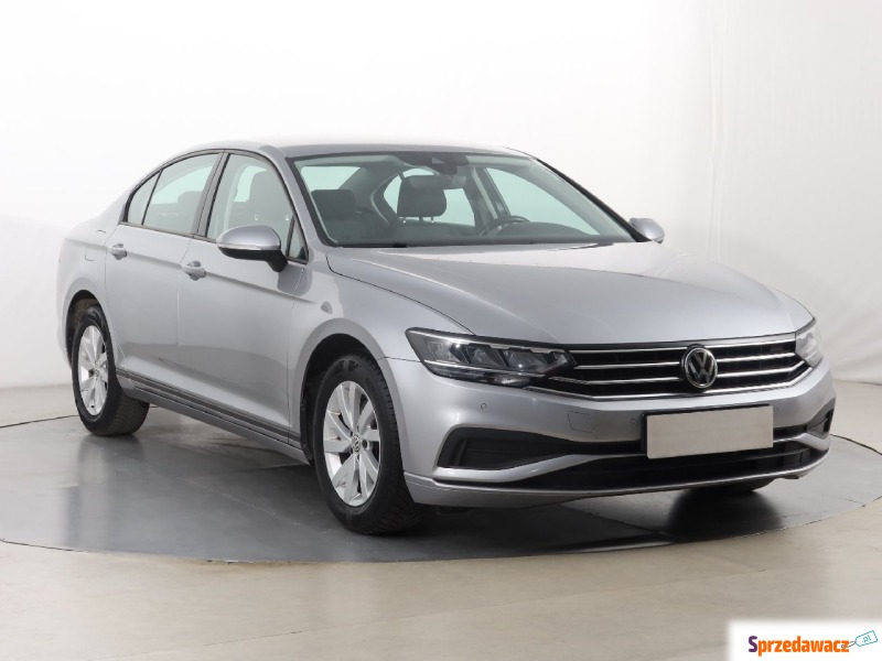 Volkswagen Passat  Liftback 2020,  1.5 benzyna - Na sprzedaż za 56 909 zł - Katowice