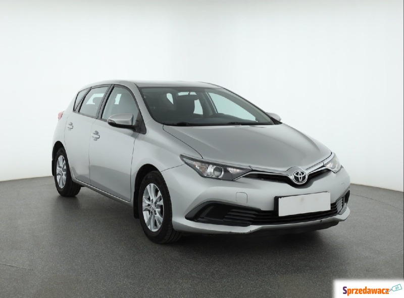 Toyota Auris  Hatchback 2015,  1.4 benzyna - Na sprzedaż za 38 999 zł - Piaseczno