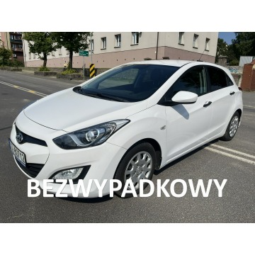 Hyundai i30 - 1.4 CRDi Classic + bezwypadkowy