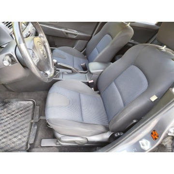 Mazda 3  Hatchback 2004,  1.6 benzyna - Na sprzedaż za 4 500,00 zł - Toruń - zdjęcie 7