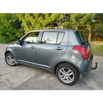 Suzuki Swift  Hatchback 2006,  1.3 benzyna - Na sprzedaż za 3 900,00 zł - Toruń - zdjęcie 4
