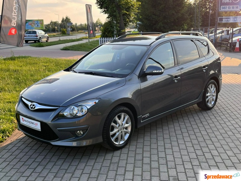 Hyundai i30 2011,  1.6 diesel - Na sprzedaż za 21 900 zł - Zduńska Wola