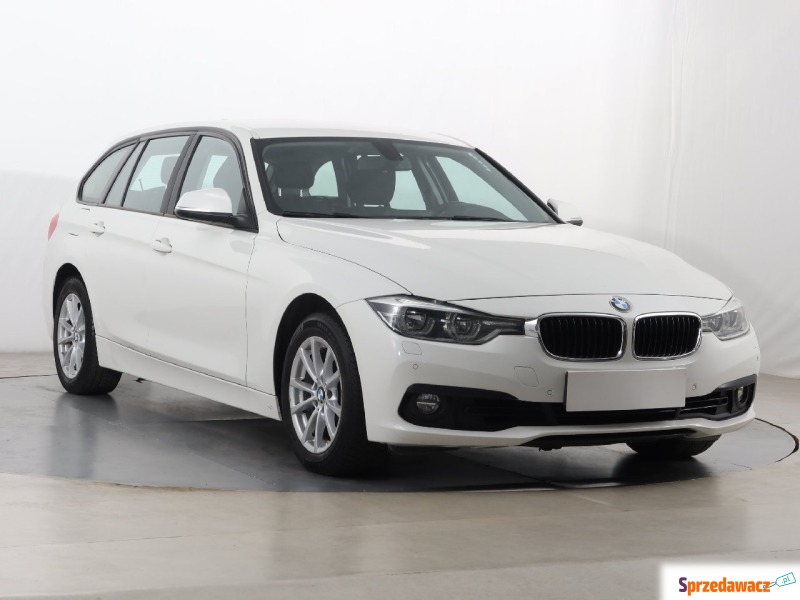 BMW Seria 3  Kombi 2019,  2.0 benzyna - Na sprzedaż za 65 039 zł - Katowice