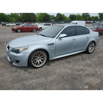 BMW M5 - M5 V10