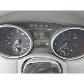 Mercedes - Benz GL-klasa  SUV 2007,  4.7 benzyna, automat - Na sprzedaż za 8 431,65 zł - Katowice - zdjęcie 9