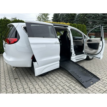 Chrysler Voyager  Minivan/Van 2021,  3.6 benzyna, automat - Na sprzedaż za 215 000 zł - Tarnów - zdjęcie 5