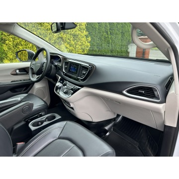 Chrysler Voyager  Minivan/Van 2021,  3.6 benzyna, automat - Na sprzedaż za 215 000 zł - Tarnów - zdjęcie 10