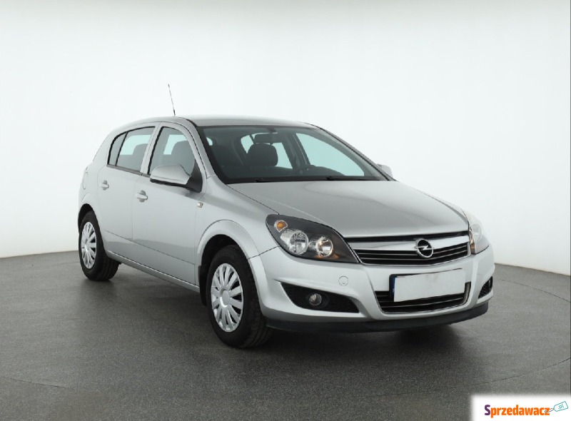 Opel Astra  Hatchback 2010,  1.4 benzyna - Na sprzedaż za 15 499 zł - Piaseczno