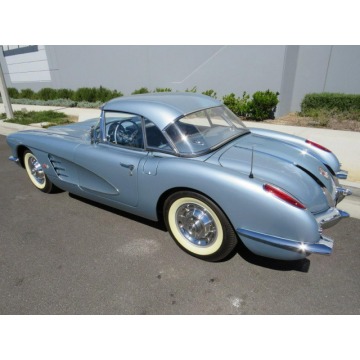 Chevrolet Corvette  Kabriolet 1958,  4.7 benzyna, automat - Na sprzedaż za 184 500 zł - Katowice - zdjęcie 3