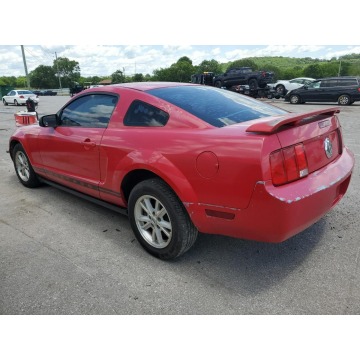 Ford Mustang  Coupe/Sportowy 2007,  4.0 benzyna, automat - Na sprzedaż za 3 936,00 zł - Katowice - zdjęcie 4