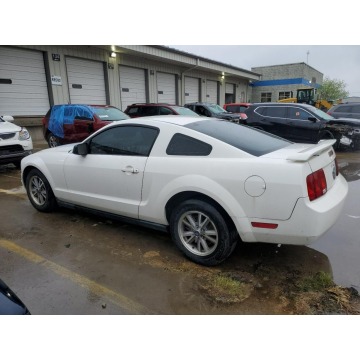 Ford Mustang  Coupe/Sportowy 2005,  4.0 benzyna, automat - Na sprzedaż za 9 348,00 zł - Katowice - zdjęcie 4