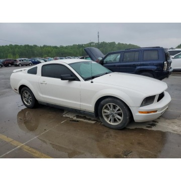 Ford Mustang  Coupe/Sportowy 2005,  4.0 benzyna, automat - Na sprzedaż za 9 348,00 zł - Katowice - zdjęcie 3