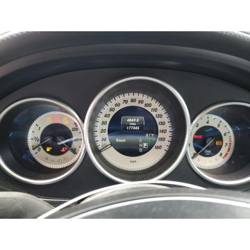Mercedes - Benz CLS-klasa  Coupe/Sportowy 2015,  4.6 benzyna, automat - Na sprzedaż za 37 392 zł - Katowice - zdjęcie 9