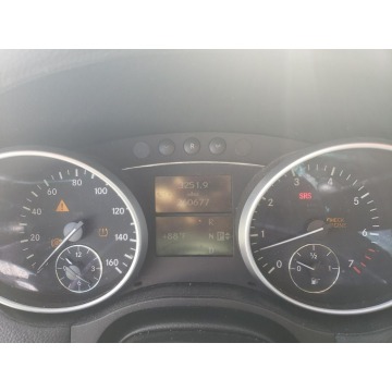 Mercedes - Benz GL-klasa  SUV 2007,  4.7 benzyna, automat - Na sprzedaż za 11 316 zł - Katowice - zdjęcie 11