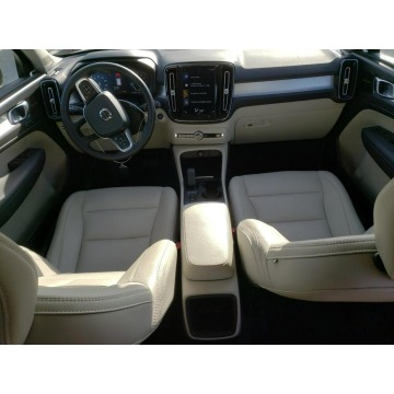 Volvo   SUV 2020,  2.0 hybryda, automat - Na sprzedaż za 56 457 zł - Katowice - zdjęcie 7