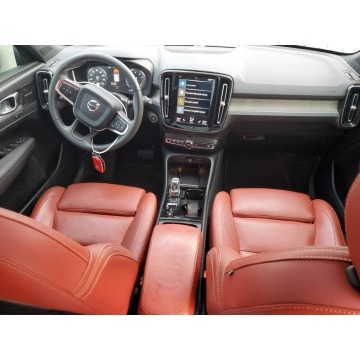 Volvo   SUV 2020,  2.0 hybryda, automat - Na sprzedaż za 68 757 zł - Katowice - zdjęcie 8