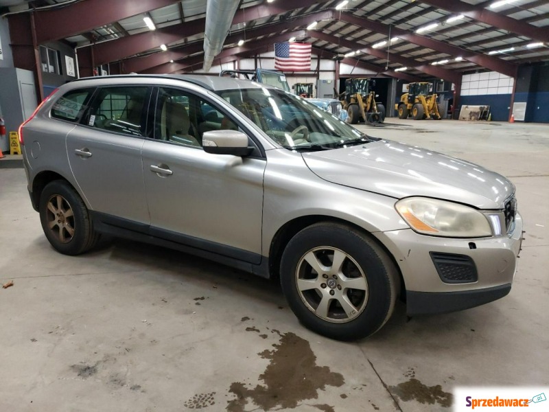 Volvo   SUV 2011,  3.2 benzyna - Na sprzedaż za 118 080 zł - Katowice