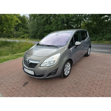 Opel Meriva 1,4 benzynka 140 KM z oryginalnym przebiegiem 71 tys km !!