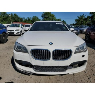 BMW Seria 7  Sedan/Limuzyna 2015,  3.0 benzyna, automat - Na sprzedaż za 8 979,00 zł - Katowice - zdjęcie 2