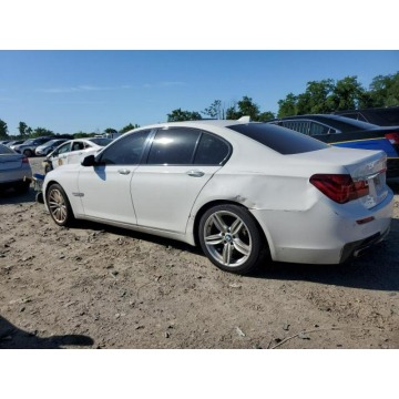 BMW Seria 7  Sedan/Limuzyna 2015,  3.0 benzyna, automat - Na sprzedaż za 8 979,00 zł - Katowice - zdjęcie 4