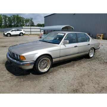 BMW 750 - 5.0L V12 295KM