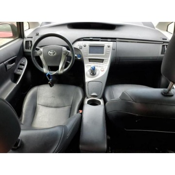 Toyota Prius  Hatchback 2015,  1.8 hybryda, automat - Na sprzedaż za 10 861 zł - Katowice - zdjęcie 8