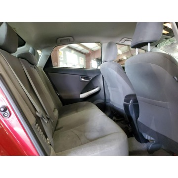Toyota Prius  Hatchback 2015,  1.8 hybryda, automat - Na sprzedaż za 15 842 zł - Katowice - zdjęcie 9