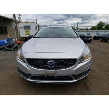 Volvo V60 2015,  2.0 benzyna, automat - Na sprzedaż za 35 670 zł - Katowice - zdjęcie 2