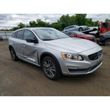 Volvo V60 2015,  2.0 benzyna, automat - Na sprzedaż za 35 670 zł - Katowice - zdjęcie 3
