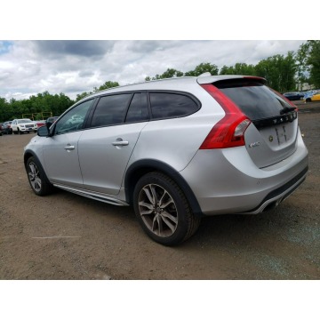 Volvo V60 2015,  2.0 benzyna, automat - Na sprzedaż za 35 670 zł - Katowice - zdjęcie 6