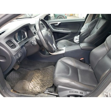 Volvo V60 2015,  2.0 benzyna, automat - Na sprzedaż za 35 670 zł - Katowice - zdjęcie 9