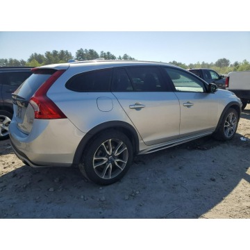 Volvo V60 2017,  2.0 benzyna, automat - Na sprzedaż za 35 670 zł - Katowice - zdjęcie 4