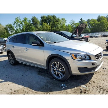 Volvo V60 2017,  2.0 benzyna, automat - Na sprzedaż za 35 670 zł - Katowice - zdjęcie 3