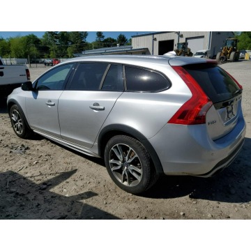 Volvo V60 2017,  2.0 benzyna, automat - Na sprzedaż za 35 670 zł - Katowice - zdjęcie 6