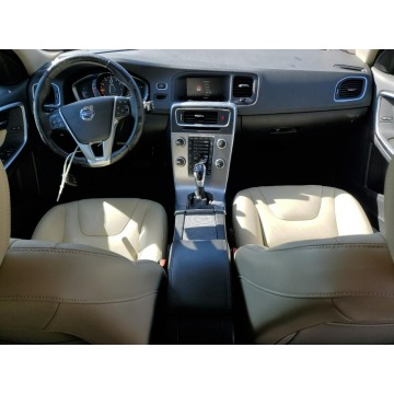 Volvo V60 2017,  2.0 benzyna, automat - Na sprzedaż za 35 670 zł - Katowice - zdjęcie 9