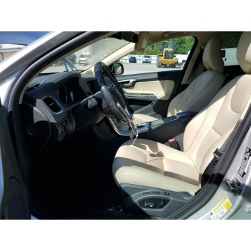 Volvo V60 2017,  2.0 benzyna, automat - Na sprzedaż za 35 670 zł - Katowice - zdjęcie 7