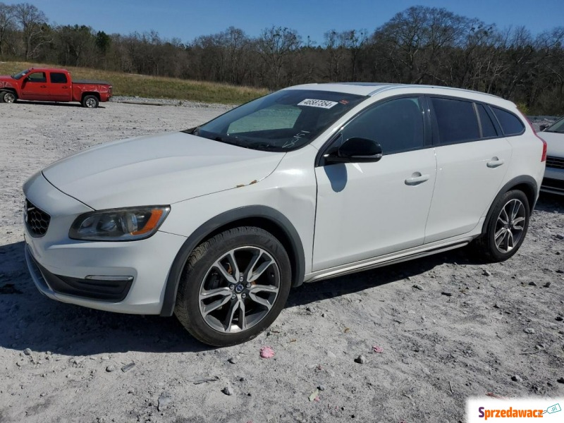 Volvo V60 2016,  2.5 benzyna - Na sprzedaż za 23 739 zł - Katowice