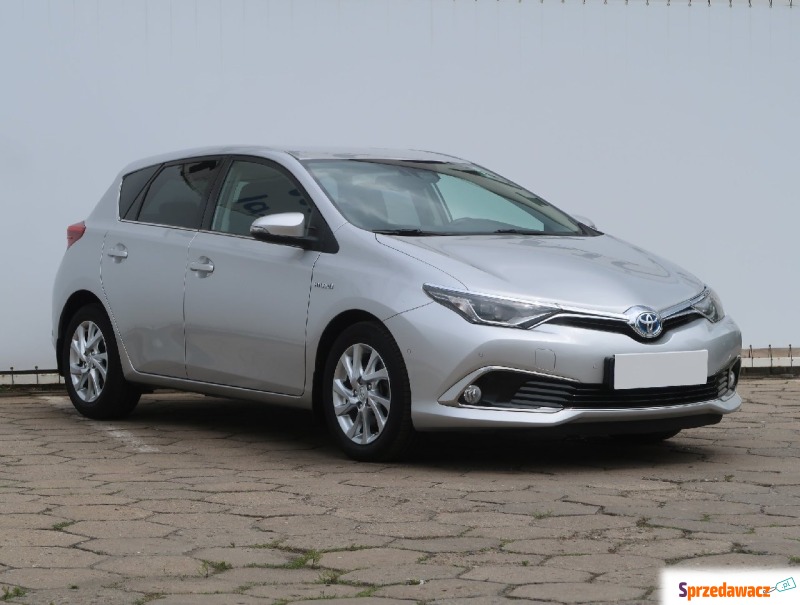 Toyota Auris  Hatchback 2015,  1.8 benzyna - Na sprzedaż za 64 999 zł - Łódź