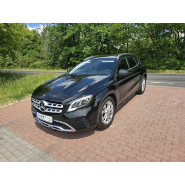 Mercedes GLA 180 benzynka z bardzo niskim przebiegiem 100 tys km !!!