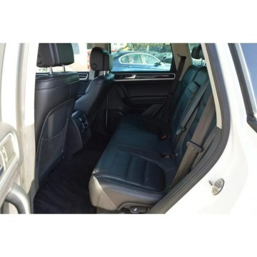 Volkswagen Touareg  SUV 2011,  3.0 diesel, automat - Na sprzedaż za 45 000 zł - Warszawa - zdjęcie 8