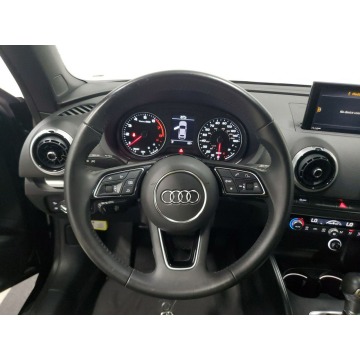 Audi A3  Kabriolet 2019,  2.0 benzyna, automat - Na sprzedaż za 100 737 zł - Katowice - zdjęcie 9