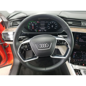 Audi e-tron  Sedan/Limuzyna 2019 elektryczny, automat - Na sprzedaż za 175 890 zł - Katowice - zdjęcie 9