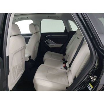 Audi Q3  SUV 2021,  2.0 benzyna, automat - Na sprzedaż za 179 580 zł - Katowice - zdjęcie 9