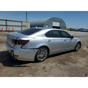 Lexus LS  Sedan/Limuzyna 2013,  4.6 benzyna, automat - Na sprzedaż za 38 376 zł - Katowice - zdjęcie 4