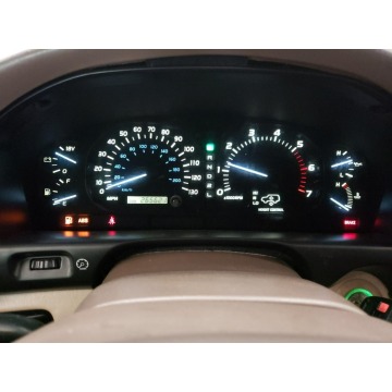 Lexus LX  SUV 1998,  4.7 benzyna, automat - Na sprzedaż za 8 856,00 zł - Katowice - zdjęcie 12